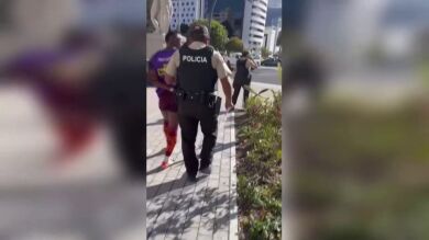 Detienen al futbolista José Hernández en pleno calentamiento antes de un partido en Ecuador