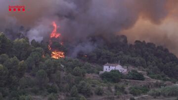 Tres incendios simult&aacute;neos en Catalu&ntilde;a