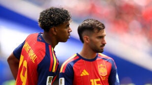 Lamine Yamal y Alex Baena, en el duelo ante Austria en el SoFi Stadium