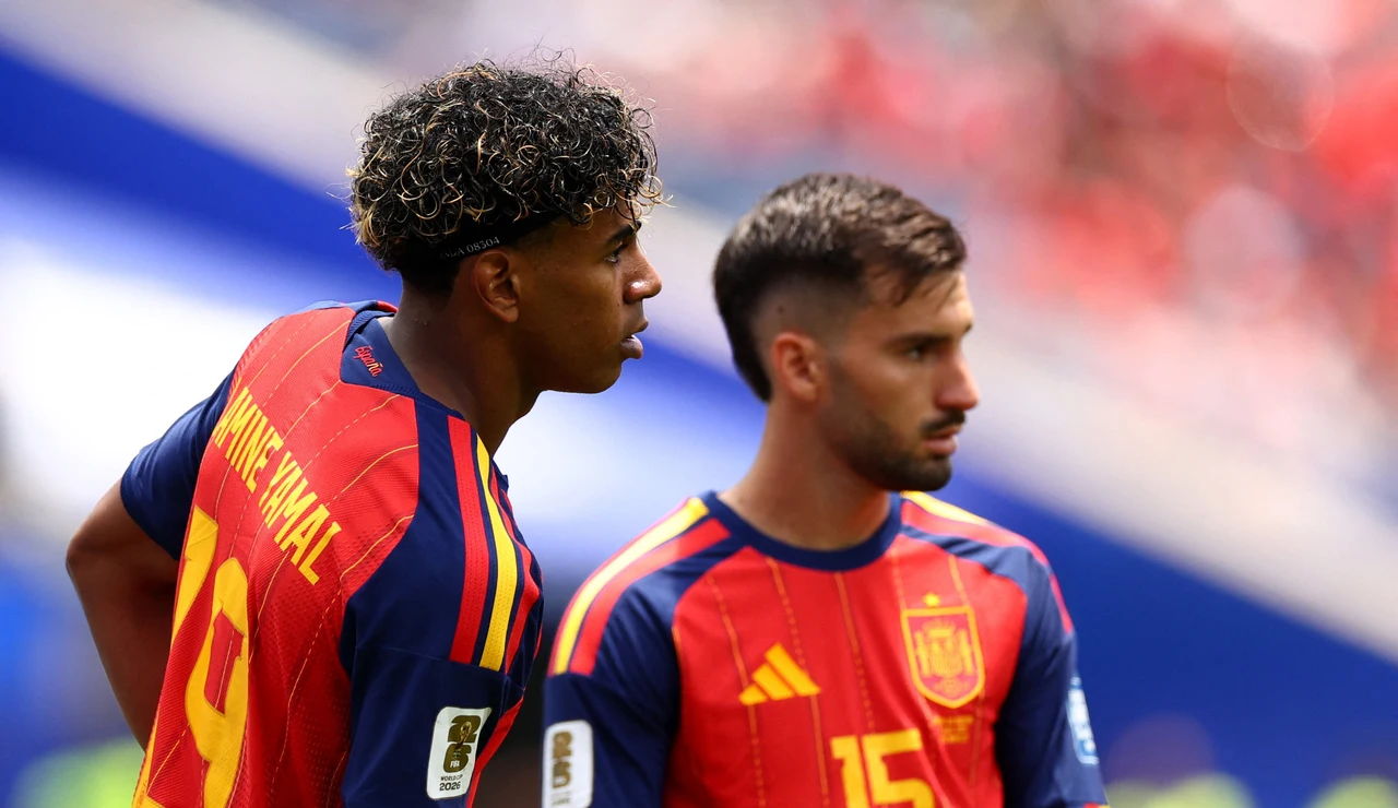 Lamine Yamal y Alex Baena, en el duelo ante Austria en el SoFi Stadium