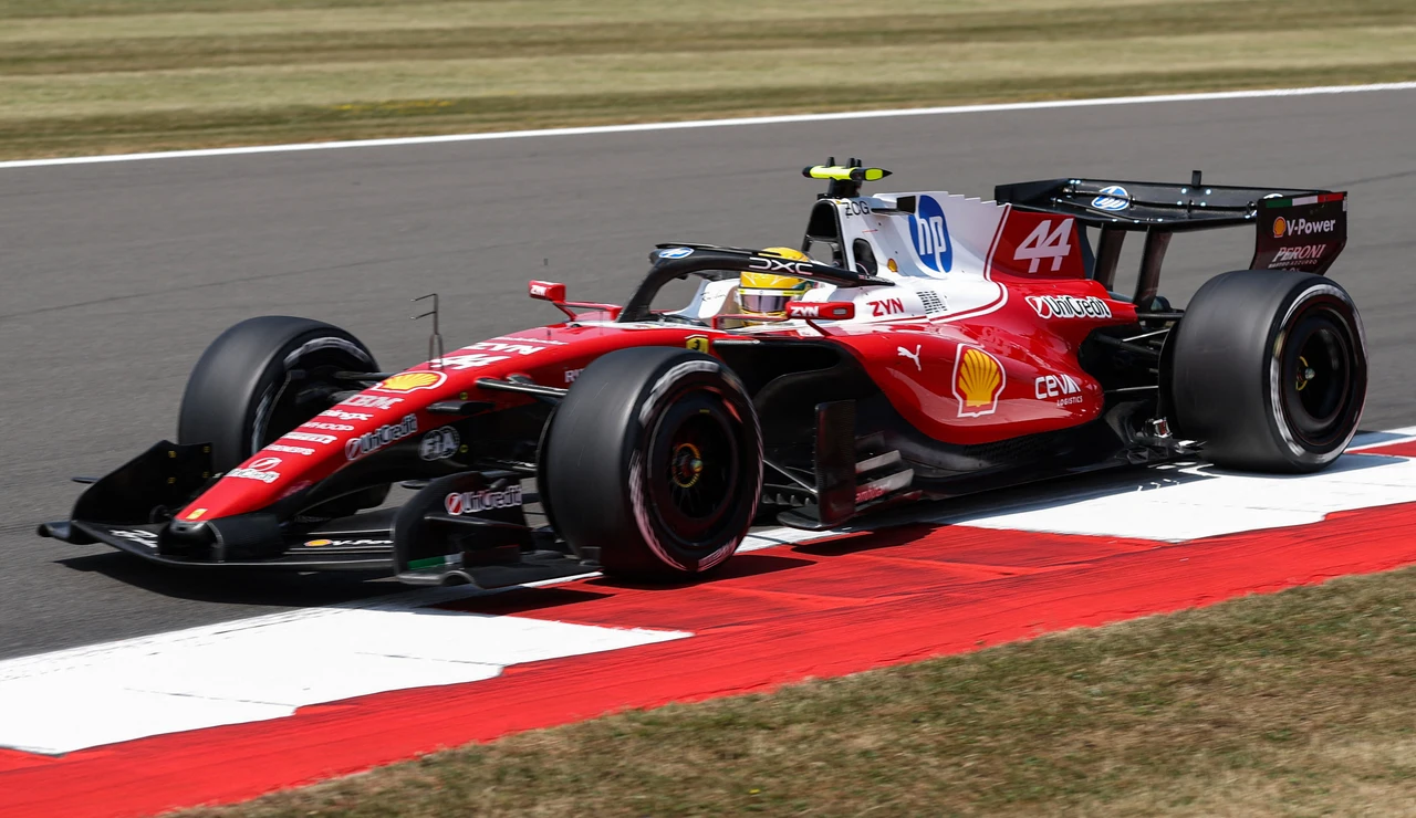 El Ferrari de Lewis Hamilton en Silverstone