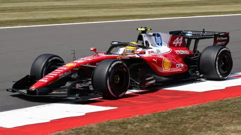 El Ferrari de Lewis Hamilton en Silverstone El Ferrari de Lewis Hamilton en Silverstone
