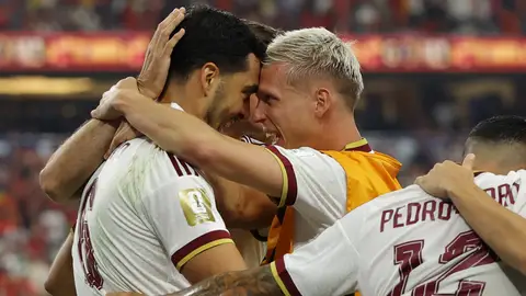Mikel Merino y Dani Olmo celebran el gol ante Portugal Mikel Merino y Dani Olmo celebran el gol ante Portugal