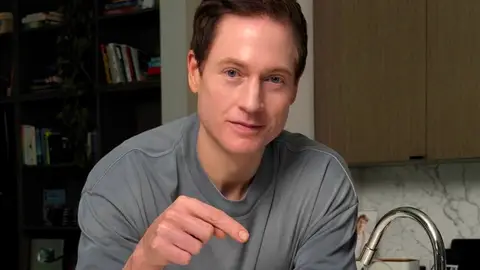 Bryan Johnson revela que padece una enfermedad autoinmune El multimillonario invertía millones de euros para pausar su envejecimiento