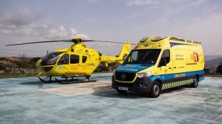 Helic&oacute;ptero y ambulancia del Urxencias Sanitarias