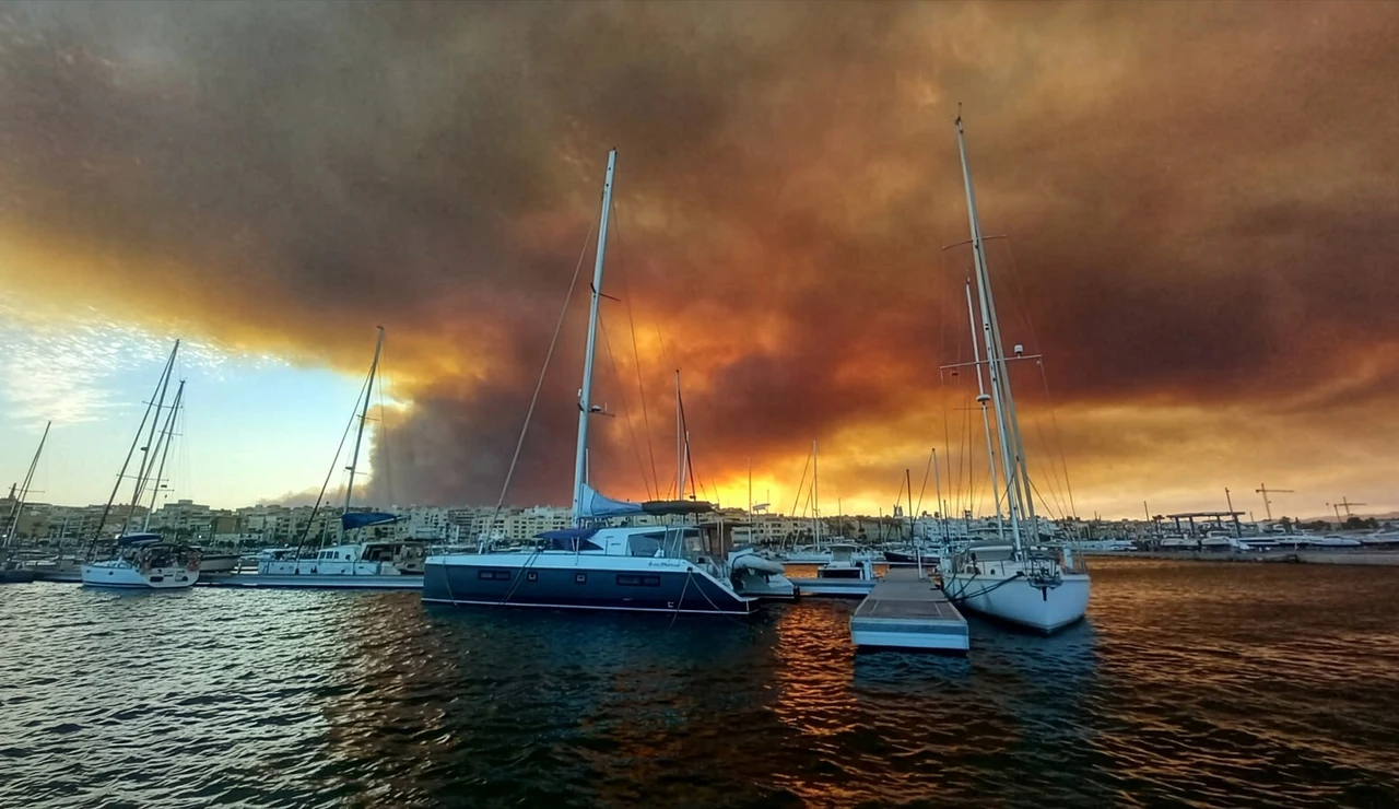La Junta de Andalucía apunta a que un tendido eléctrico podría ser la causa del incendio en Los Gallardos
