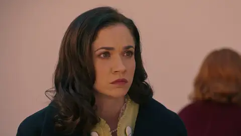 Nieves se enfrenta a Marisol tras descubrir que está embarazada: “No pienso consentir que vuelvas a separarme de mi marido” Nieves se enfrenta a Marisol tras descubrir que está embarazada: “No pienso consentir que vuelvas a separarme de mi marido”
