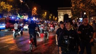 Aficionados franceses celebran en Par&iacute;s