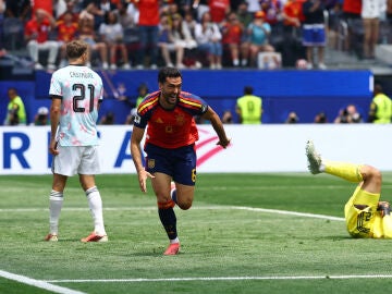 Mikel Merino celebra su gol ante B&eacute;lgica