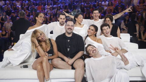 ¡Ya casi estamos! Los bailarines ya están listos para el inicio de la semifinal