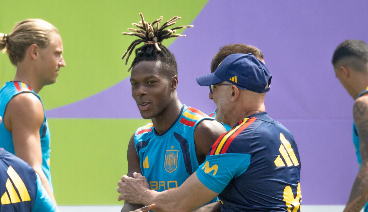 Nico Williams, en el entrenamiento de Espa&ntilde;a en Dallas