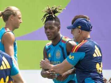 Nico Williams, en el entrenamiento de Espa&ntilde;a en Dallas