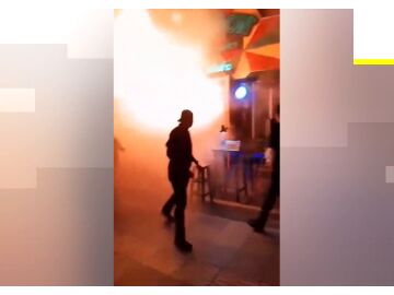 Incendio en un bar en Bangkok