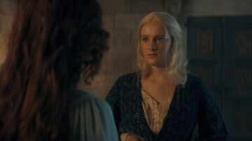 Phia Saban como Haelena en La Casa del drag&oacute;n