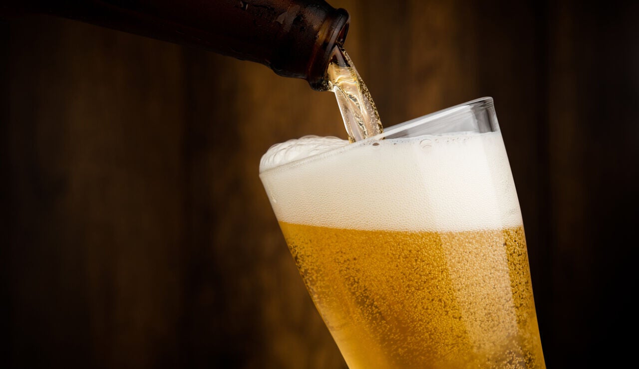 Vaso de cerveza sin alcohol