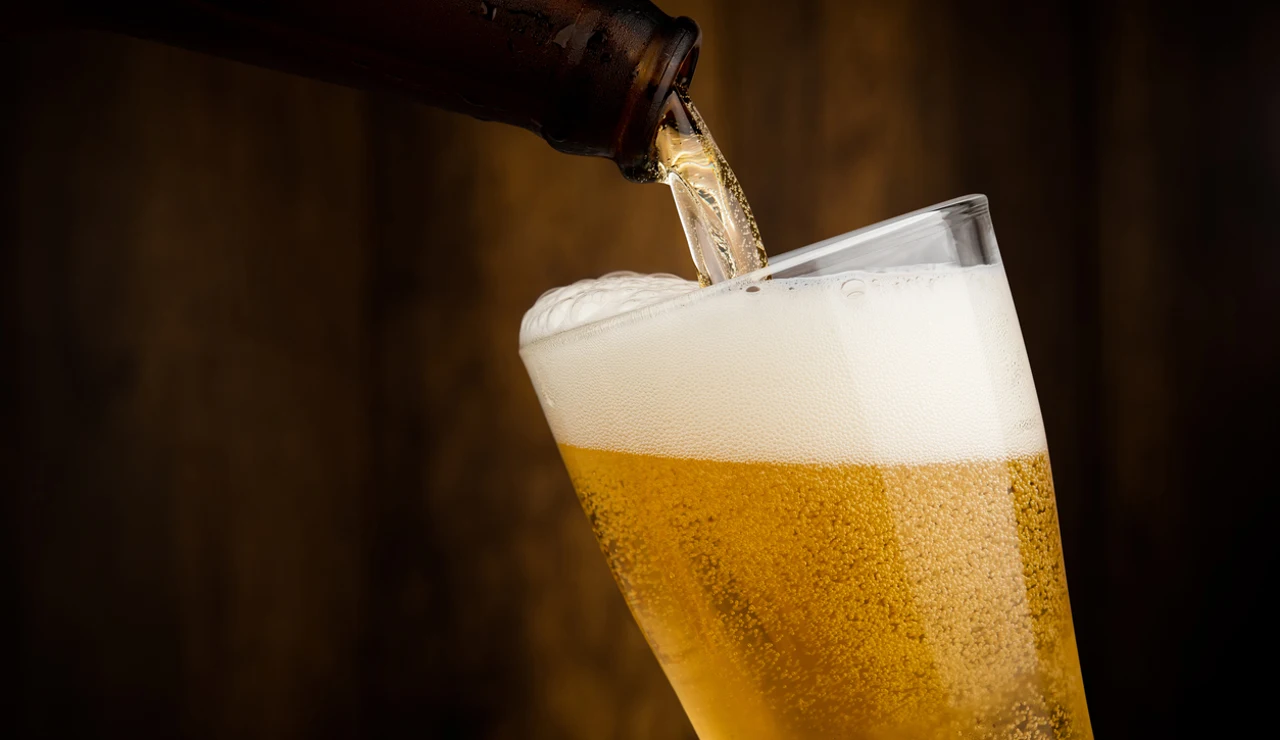 Vaso de cerveza sin alcohol