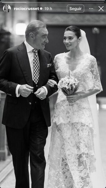 Carlos Herrera lleva a su hija Rocío Crusset hasta el altar el día de su boda 