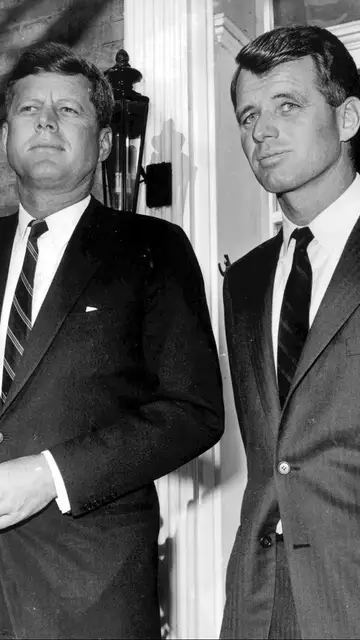 Los hermanos John y Robert Kennedy Los hermanos John y Robert Kennedy