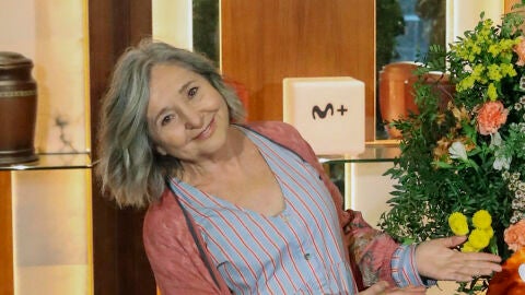 La actriz Ascen L&oacute;pez posa en marzo de 2024 durante la presentaci&oacute;n de la serie de "Muertos S.L."