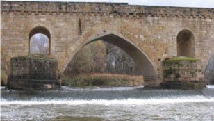 Puente en Toro
