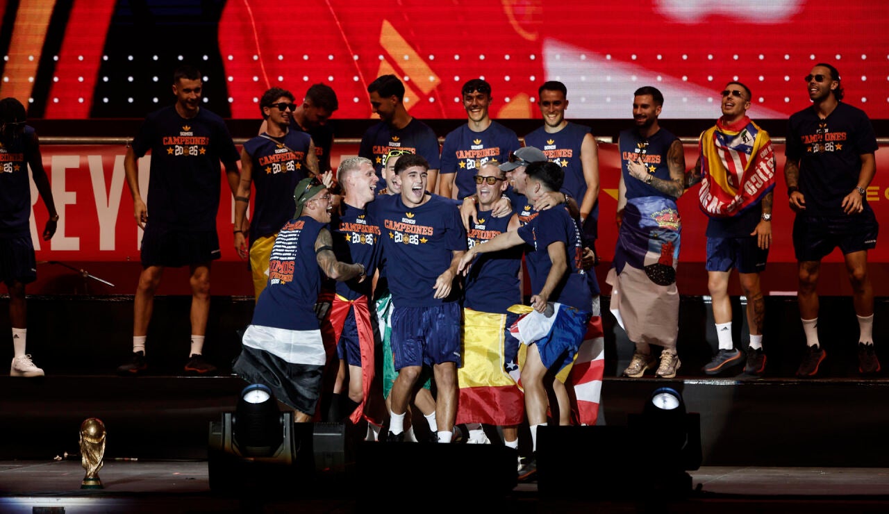 Imagen de los jugadores de la Selecci&oacute;n Espa&ntilde;ola en la plaza de Cibeles 
