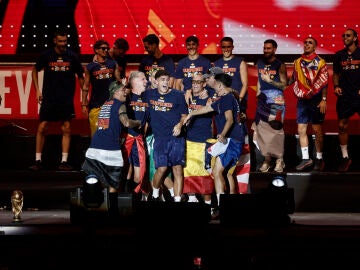 Imagen de los jugadores de la Selecci&oacute;n Espa&ntilde;ola en la plaza de Cibeles 
