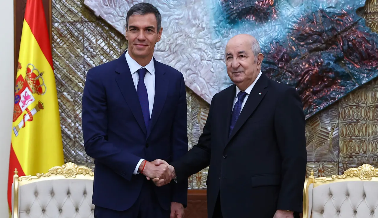 Imagen del presidente del Gobierno, Pedro Sánchez y el presidente de la República Argelina Democrática y Popular, Abdelmadjid Tebboun