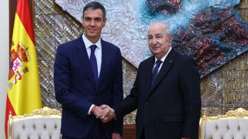 Imagen del presidente del Gobierno, Pedro S&aacute;nchez y el presidente de la Rep&uacute;blica Argelina Democr&aacute;tica y Popular, Abdelmadjid Tebboun