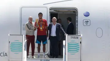 La selección española de fútbol aterriza en Barajas La selección española de fútbol aterriza en Barajas