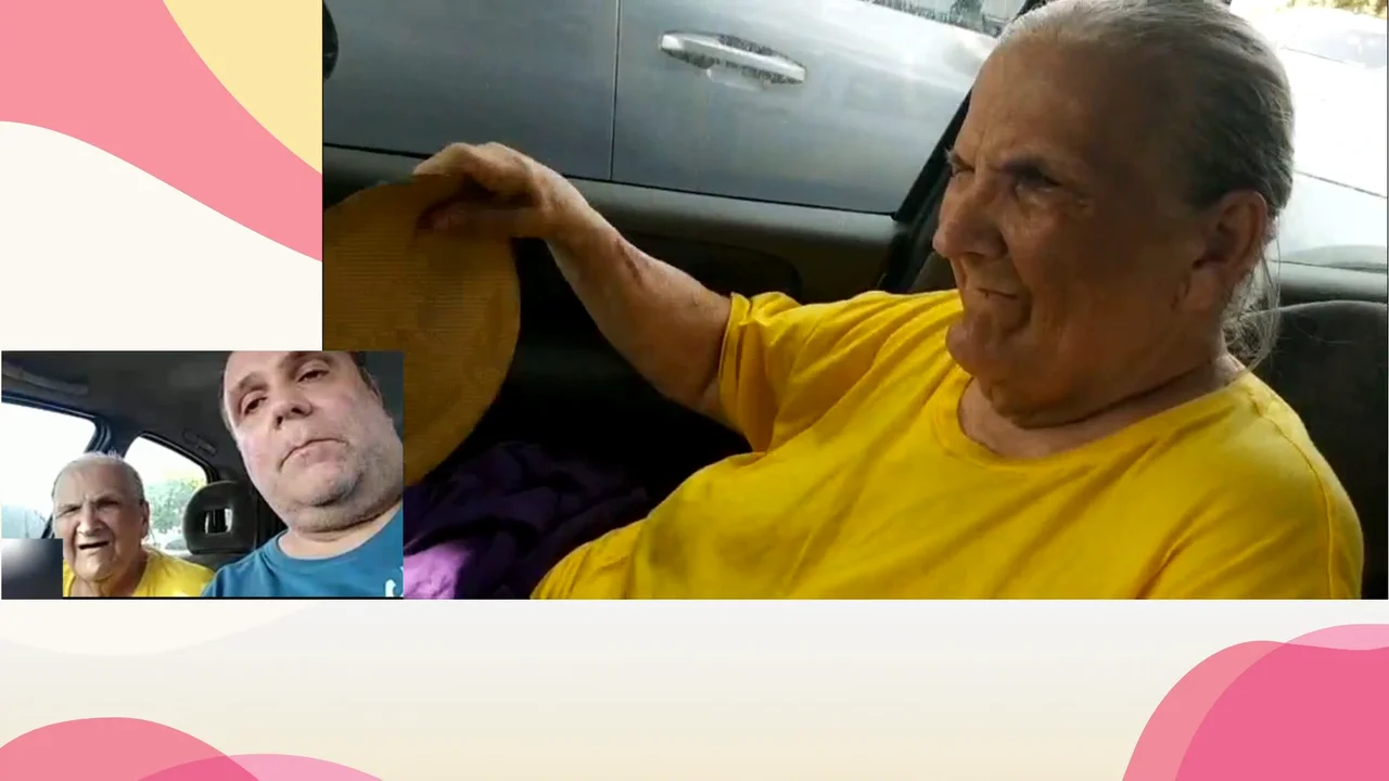 Juan vive en el coche junto a su madre de 75 años en plena ola de calor: han sido desahuciados