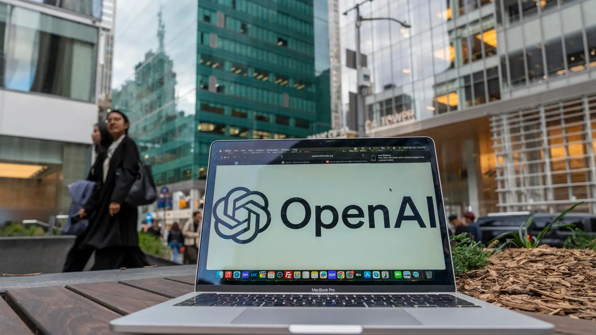 Imagen de un ordenador con el logo de OpenAI, en una fotografía de archivo Imagen de un ordenador con el logo de OpenAI, en una fotografía de archivo