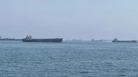 Irán informa de un petrolero incendiado tras pasar "tentado por EEUU" por una ruta minada del estrecho de Ormuz Irán informa de un petrolero incendiado tras pasar "tentado por EEUU" por una ruta minada del estrecho de Ormuz