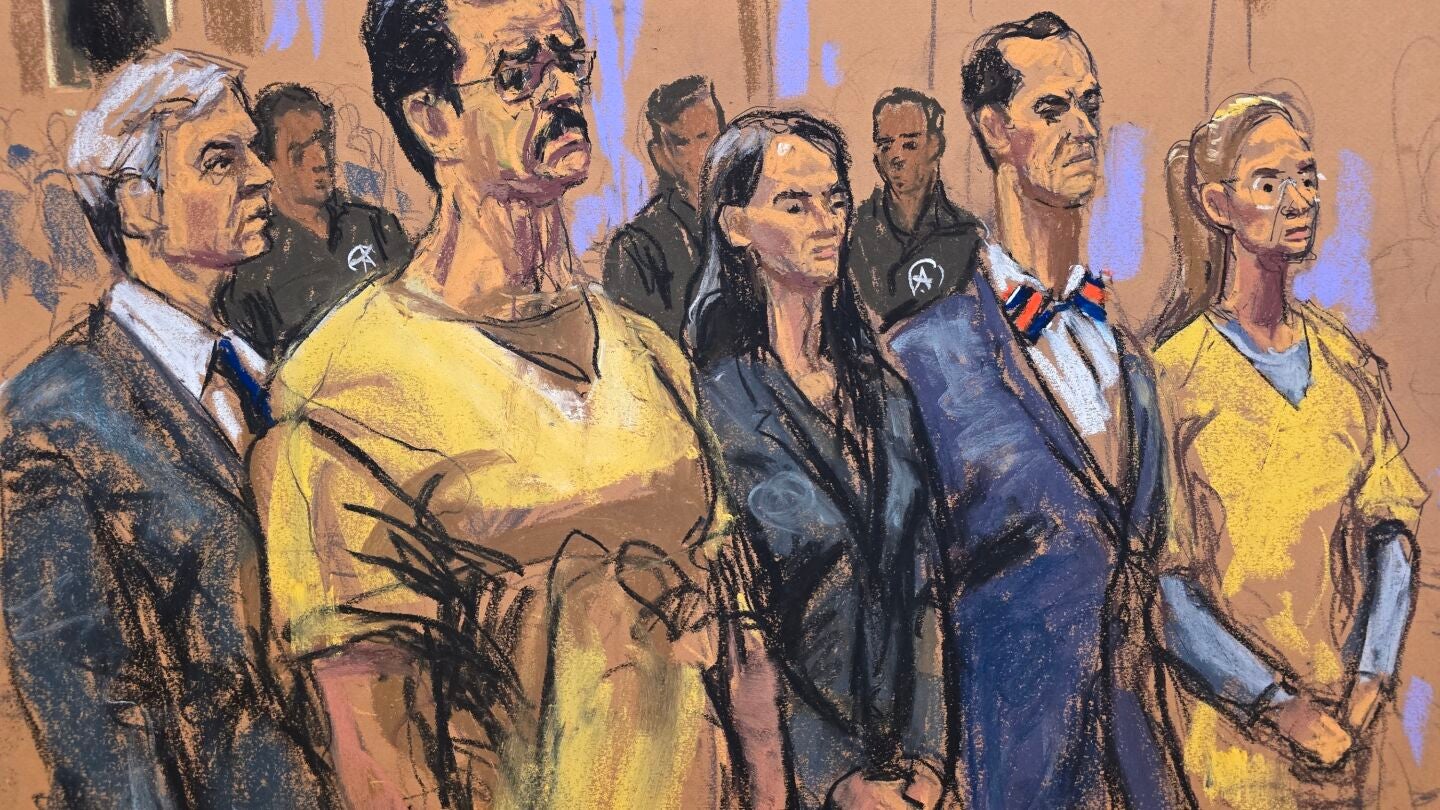 Fotograf&iacute;a de un dibujo realizado por la artista Jane Rosenberg donde aparece Nicol&aacute;s Maduro durante su tercera audiencia