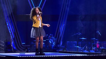 Mia en La Voz Kids