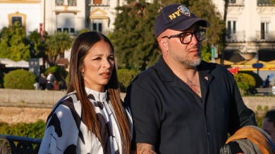 Lola García, seria y preocupada, no se separa de Kiko Rivera en el hospital tras sufrir su segundo ictus