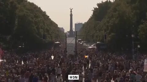 Un atropello múltiple deja al menos 16 personas heridas y un fallecido durante la fiesta del Orgullo LGTBI en Berlín Un atropello múltiple deja al menos 16 personas heridas y un fallecido durante la fiesta del Orgullo LGTBI en Berlín