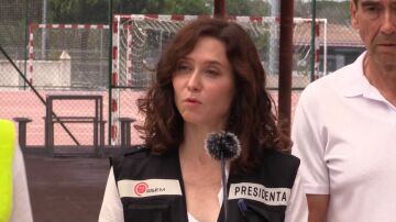 Ayuso anuncia un plan de recuperaci&oacute;n mientras contin&uacute;a activo el mayor incendio de la historia de Madrid