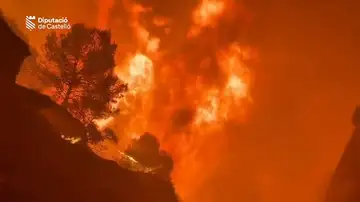 Llamas gigantes en el incendio de La Vall de Uixó Llamas gigantes en el incendio de La Vall de Uixó