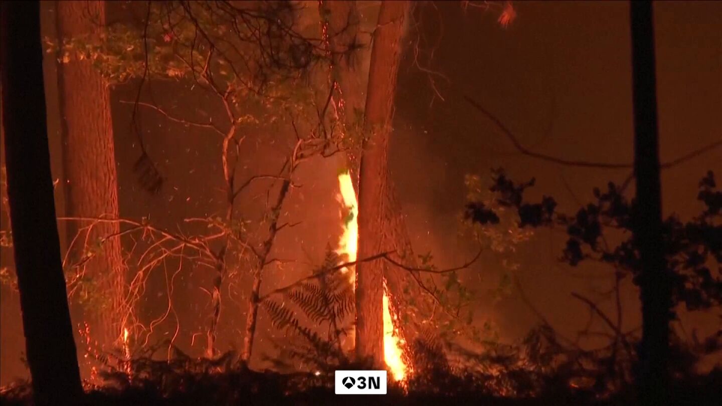  Ascienden a 220.000 los evacuados por el fuego en Gironda (Francia), con 42.000 hect&aacute;reas quemadas