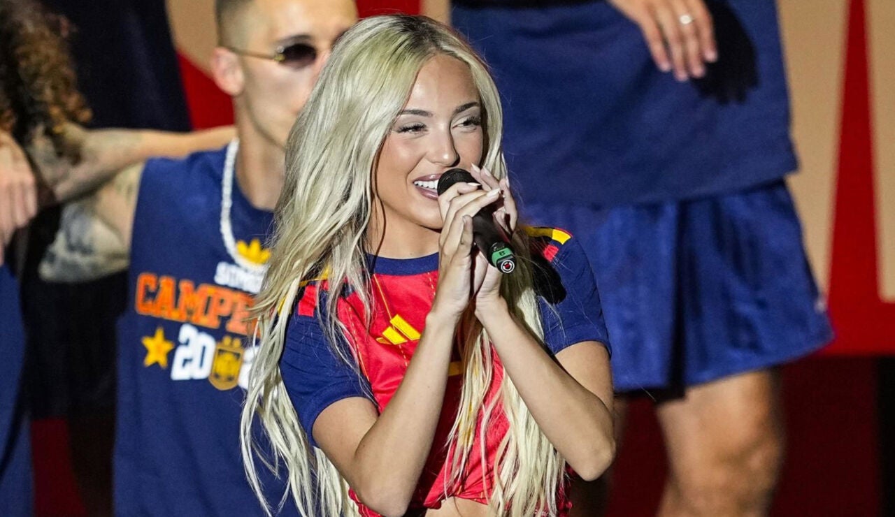Ana Mena durante la celebraci&oacute;n en Madrid del Mundial de la selecci&oacute;n espa&ntilde;ola de f&uacute;tbol