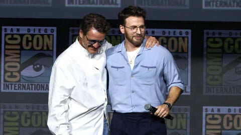 Pedro Pascal y Chris Evans en la presentación de Vengadores: Doomsday en la Comic-Con