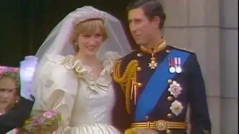 Aniversario de la boda de Lady Di y el príncipe Carlos de Inglaterra Aniversario de la boda de Lady Di y el príncipe Carlos de Inglaterra