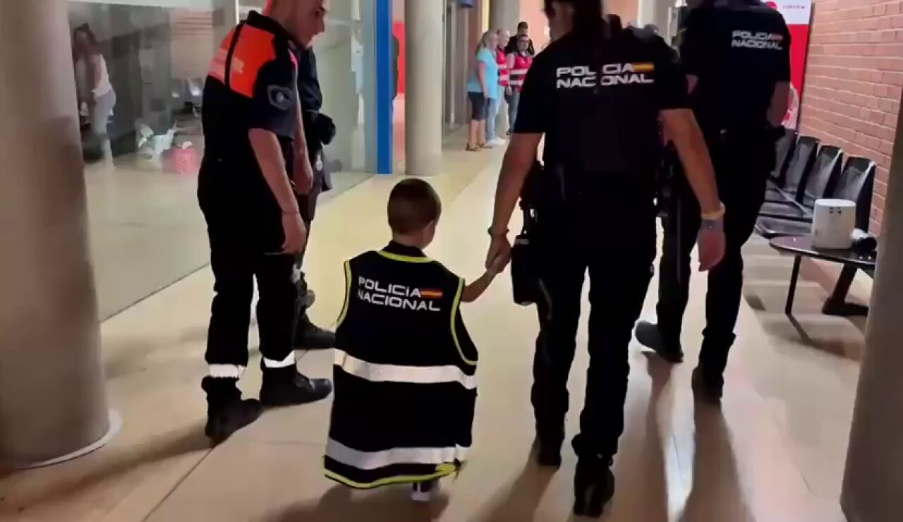 Bilal, el ni&ntilde;o invidente de 4 a&ntilde;os que ha sido realojado por culpa de los incendios