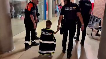 Bilal, el ni&ntilde;o invidente de 4 a&ntilde;os que ha sido realojado por culpa de los incendios