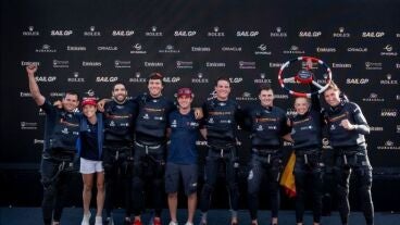 El equipo espa&ntilde;ol de SaiGP tras su victoria en Portsmouth