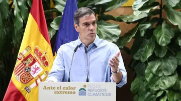 El presidente del Gobierno, Pedro Sánchez, interviene durante la clausura de la presentación de la Red de Refugios Climáticos, en Madrid. El presidente del Gobierno, Pedro Sánchez, interviene durante la clausura de la presentación de la Red de Refugios Climáticos, en Madrid.