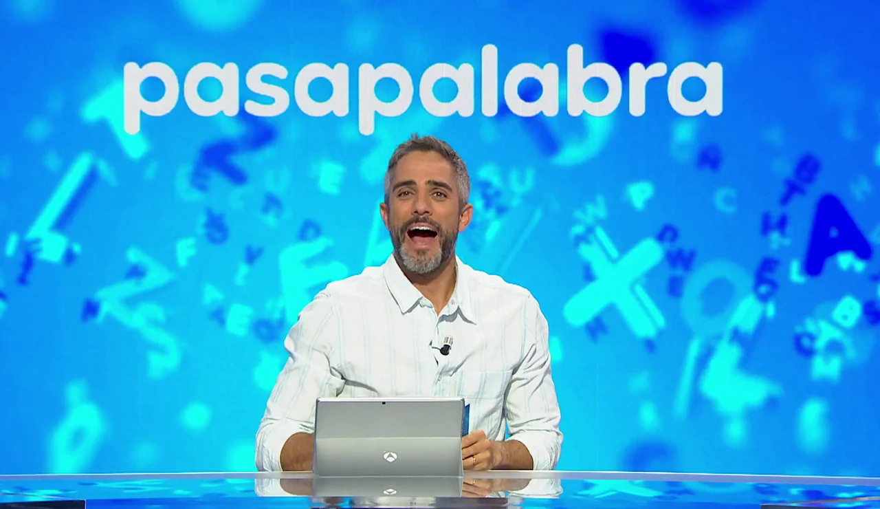 Roberto Leal vive un momento insólito: aparece como respuesta de Pasapalabra