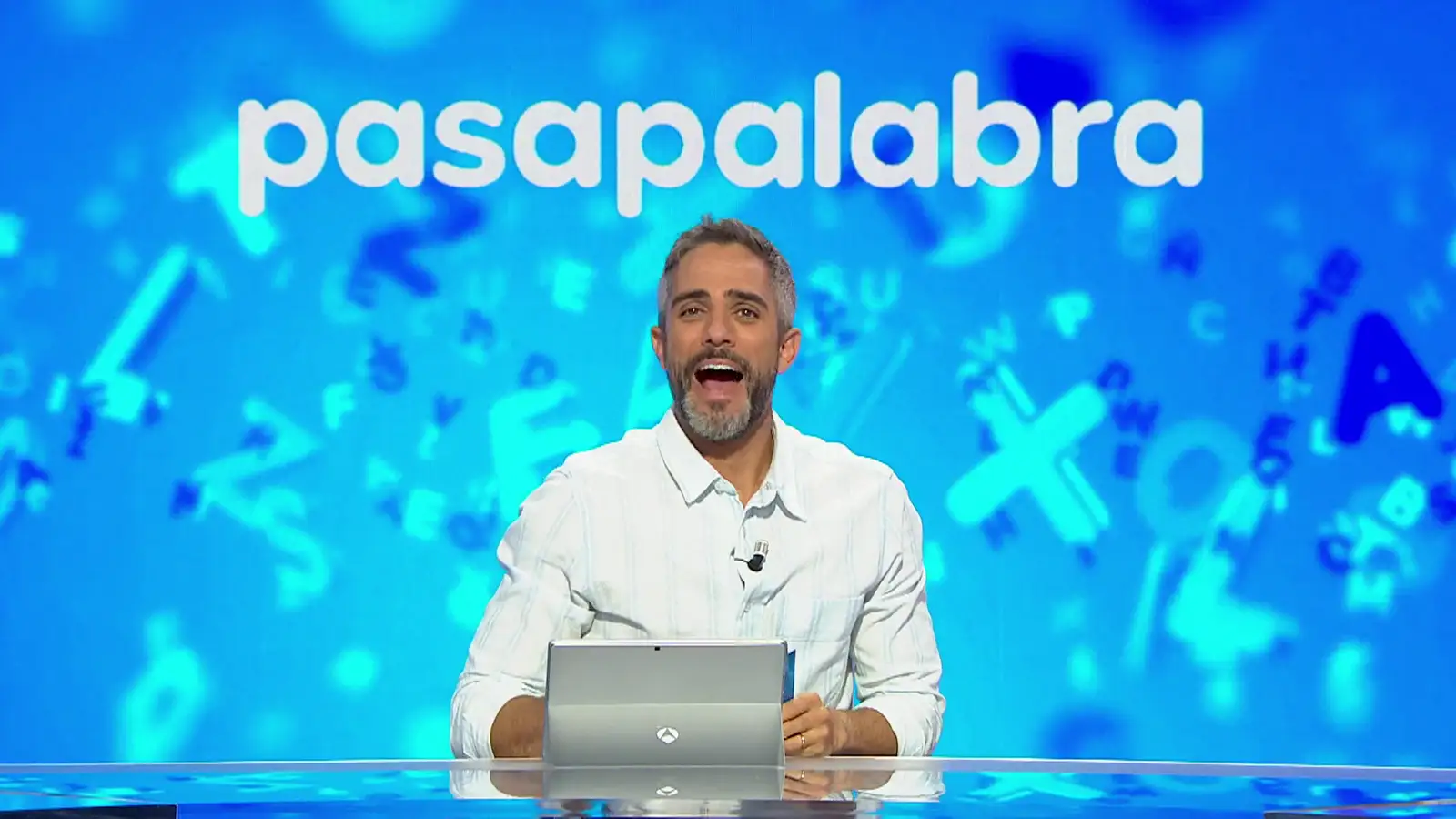 Roberto Leal vive un momento insólito: aparece como respuesta de Pasapalabra
