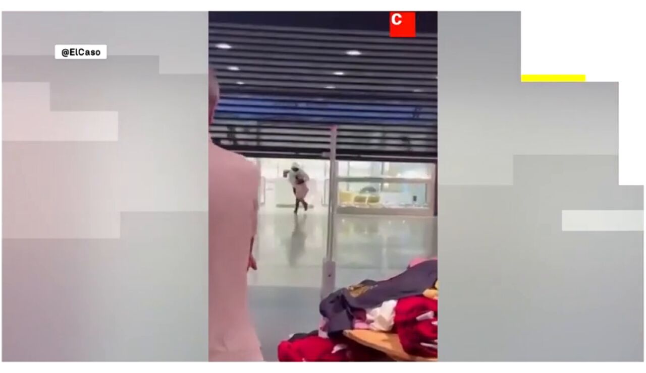 Cinco encapuchados asaltan una joyer&iacute;a en Barcelona y huyen del establecimiento en menos de un minuto