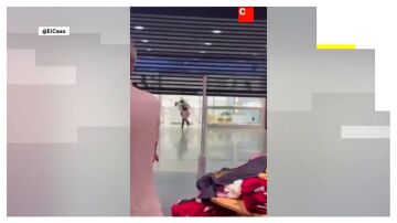 Cinco encapuchados asaltan una joyer&iacute;a en Barcelona y huyen del establecimiento en menos de un minuto